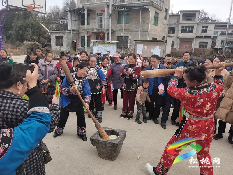 塘边村开展庆“三八”妇女节活动