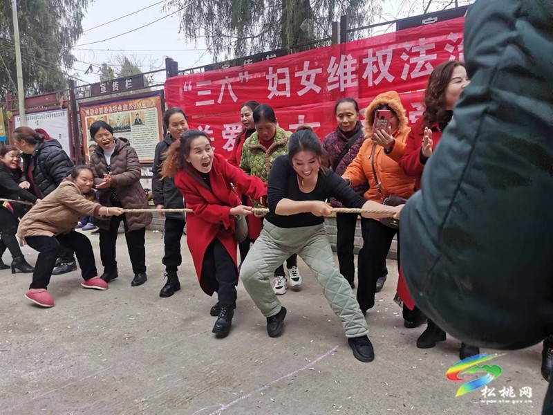 文山社区开展庆“三八”妇女节趣味文体活动